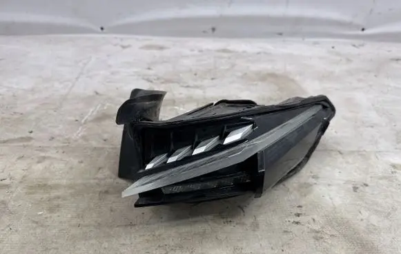 Peugeot 308 Rear/tail lights 9835299380 00094928 01502102AS