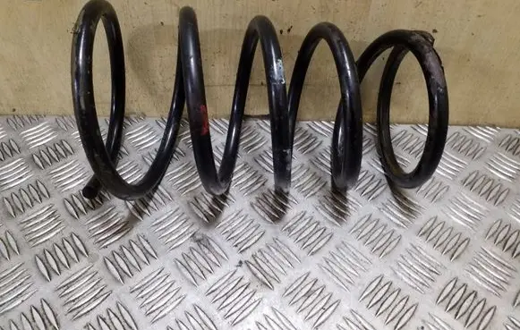 Nissan X-Trail T30 Rear coil spring