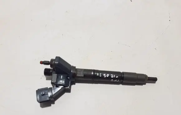 Volvo XC90 Fuel injector 31432836