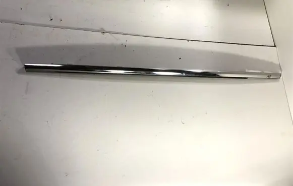 Hyundai i40 Rear door glass trim molding