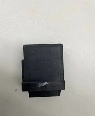 BMW 5 E39 Glow plug pre-heat relay 2246919