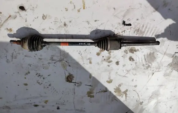 Mercedes-Benz ML W164 Front driveshaft A1643302401