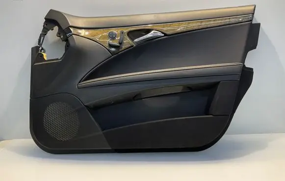 Mercedes-Benz E W211 Front door card panel trim A2117200667 00007F40 7704812