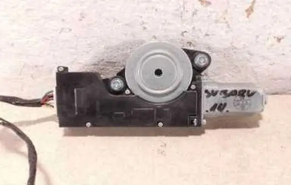 Subaru Outback Sunroof motor/actuator 65450AJ01A 65450AJ01