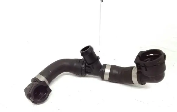 Mercedes-Benz GLC C253 Engine coolant pipe/hose A2135016982