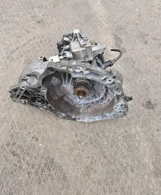 Opel Corsa D Manual 5 speed gearbox 55565178
