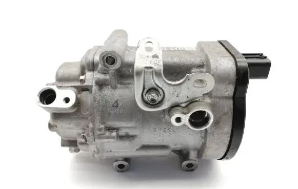 Toyota Prius (XW50) Air conditioning (A/C) compressor (pump) 0424000240