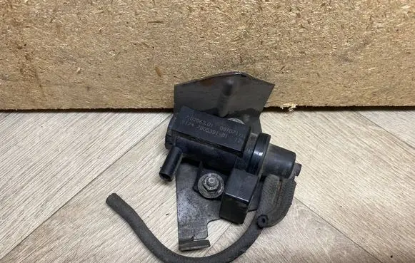 BMW 1 E81 E87 Turbo solenoid valve 7805391 11747805391 1174780539101