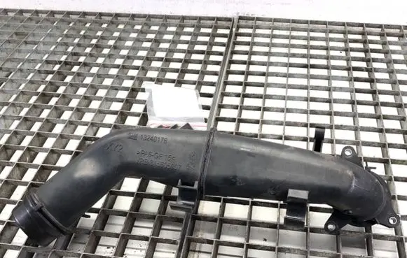 Air intake hose/pipe