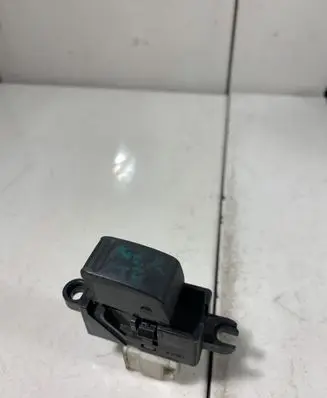Nissan X-Trail T30 Electric window control switch 4308Z