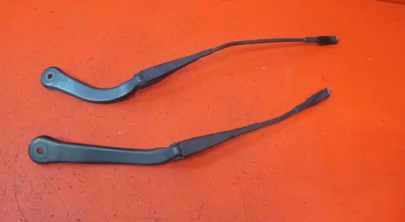 BMW 3 E90 E91 Front wiper blade arm 7253397 7253386