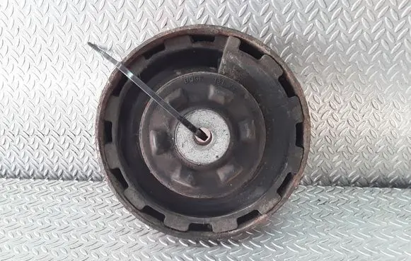 BMW 5 E39 Rear coil spring rubber mount 1091710