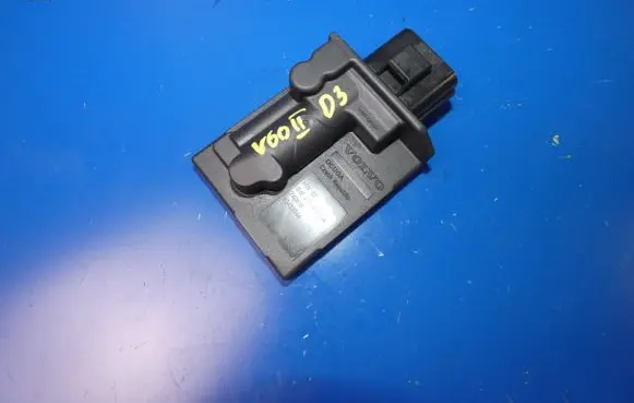 Volvo V60 Fuel injection pump control unit/module 32203571 240818