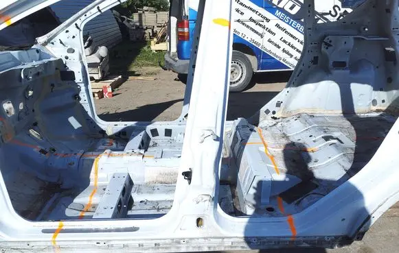 Ford Kuga I Pillar (middle) 