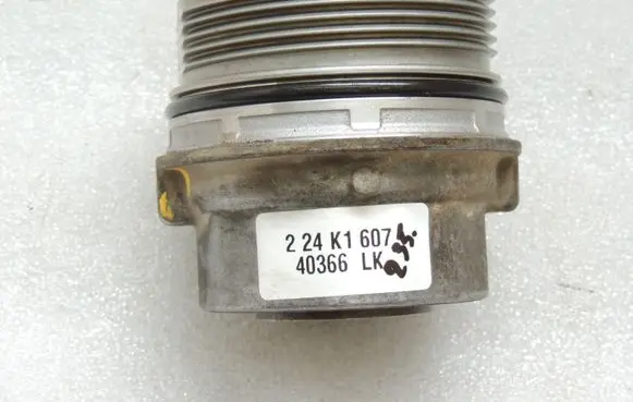 Toyota Yaris Oil filter mounting bracket 1562040030