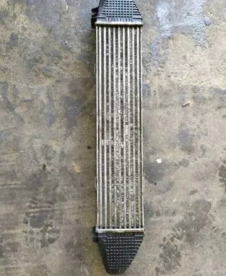 Mercedes-Benz C W204 Intercooler radiator A2045000100