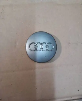 Audi A6 S6 C5 4B Original wheel cap 8d0601170