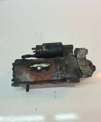 Volvo V70 Starter motor 8697576
