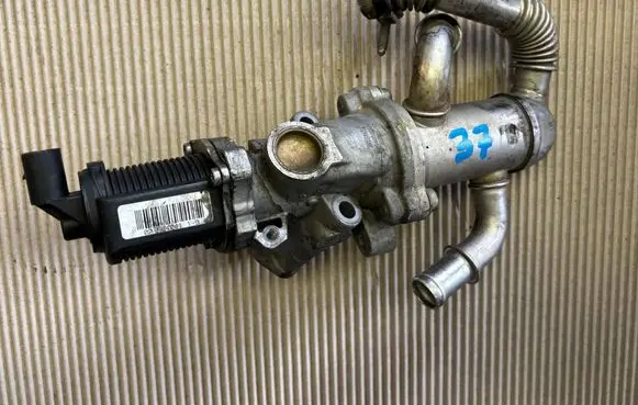 Fiat 500 EGR valve 55184651 04050261A