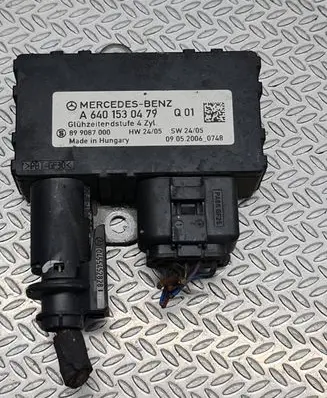 Mercedes-Benz A W169 Glow plug pre-heat relay A6401530479 899087000