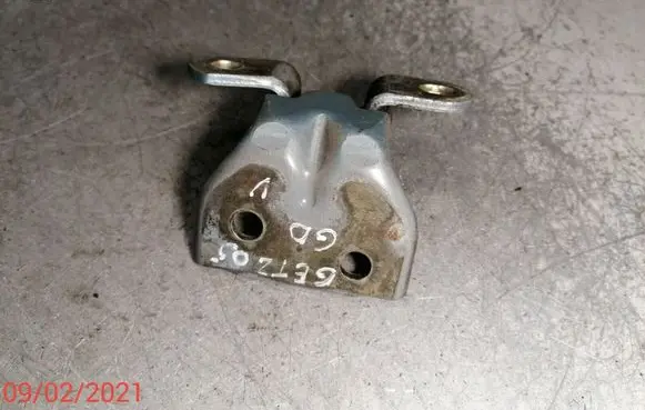 Hyundai Getz Rear door upper hinge