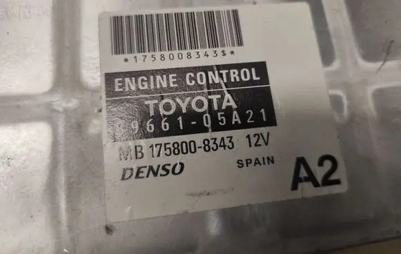 Toyota Avensis T250 Engine control unit/module 8966105A21 1758008343
