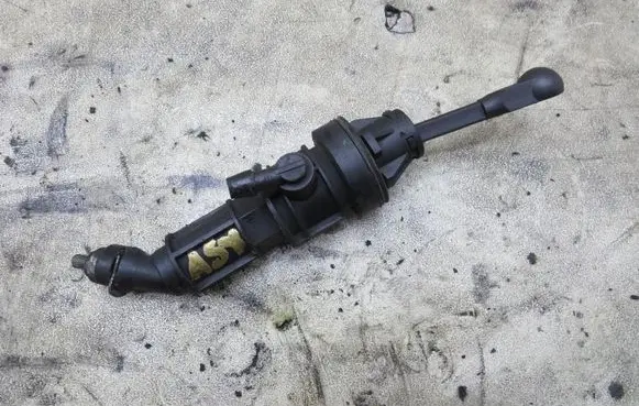Mitsubishi ASX Clutch slave cylinder GMAUTO4574097