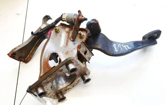 Toyota Previa (XR30, XR40) II Brake pedal 