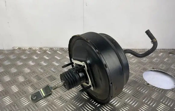 Subaru Impreza II Brake booster 86206405