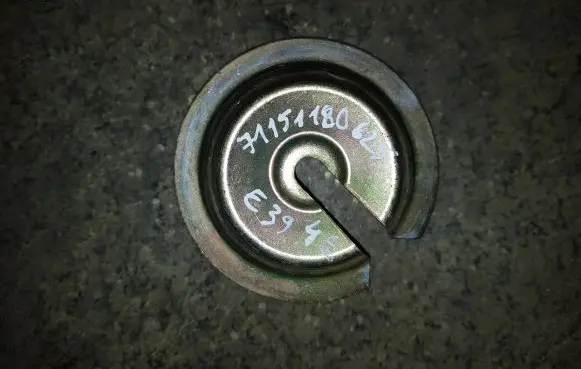 BMW 5 E39 Spare wheel bolt 71151180625