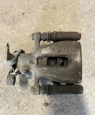 Mitsubishi Colt Rear brake caliper