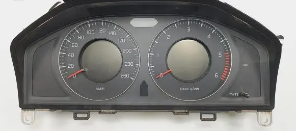 Volvo XC70 Speedometer (instrument cluster) 30786623