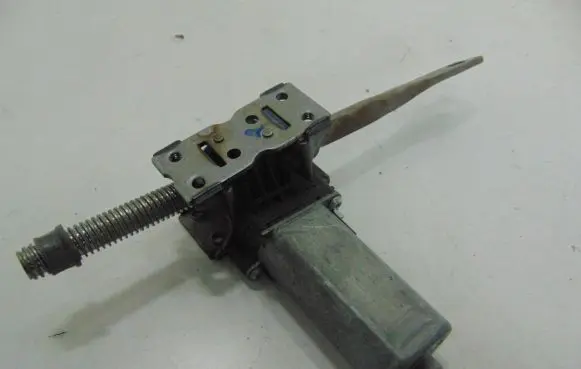 Jaguar XJ X351 Seat adjustment motor 03589