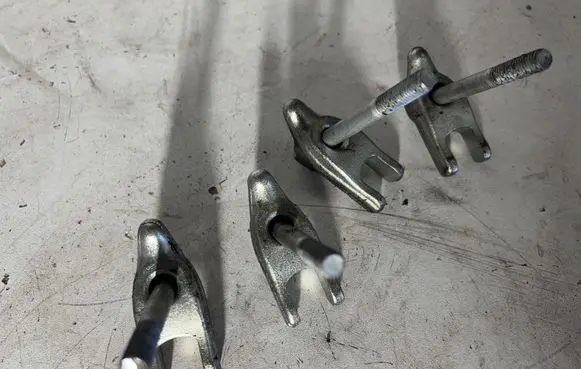 Iveco Daily 6th gen Fuel Injector clamp holder 