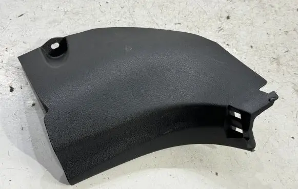 Foot area side trim