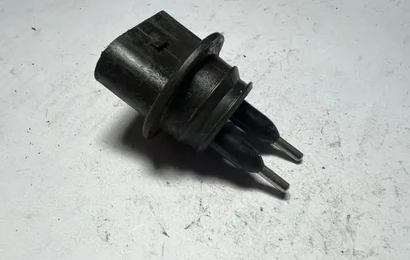 Audi A4 S4 B6 8E 8H Windshield washer fluid level sensor 7M0919378 5V17K656AA