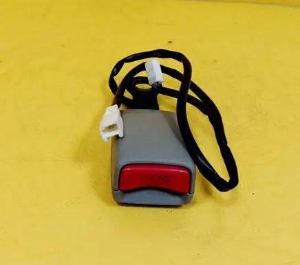 Nissan X-Trail T30 Front seatbelt buckle 