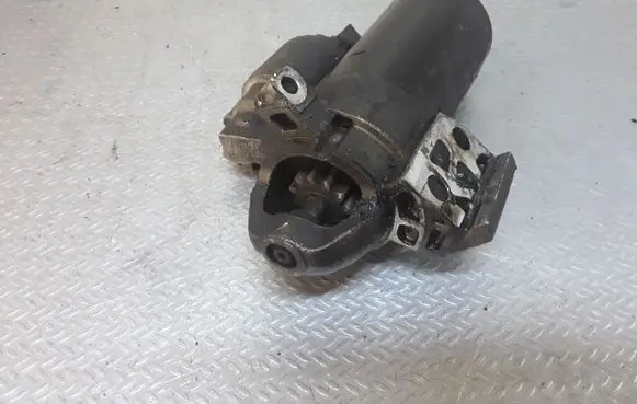 BMW 3 E90 E91 Starter motor 