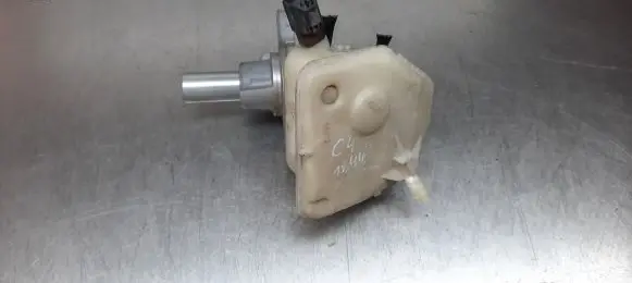 Citroen C4 II Master brake cylinder