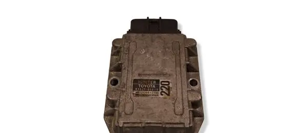 Toyota Carina T210 Ignition amplifier control unit 8962105010 MB1313002200