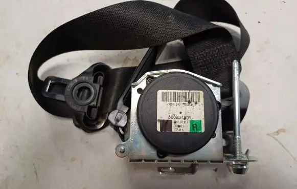 Opel Astra H Front seatbelt 560834801