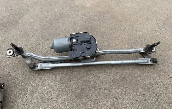 Audi Q5 SQ5 8R Front wiper linkage and motor 8R1955023D