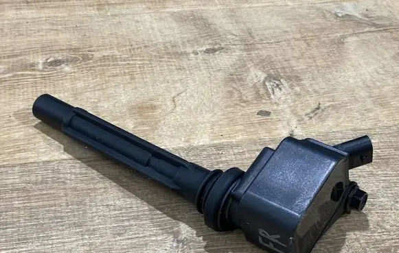 Alfa Romeo Stelvio High voltage ignition coil 50050430 68211953AA E2010017582