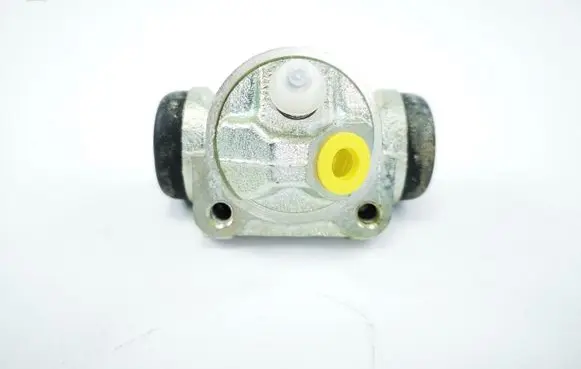 Alfa Romeo 33 Rear brake cylinder L621828
