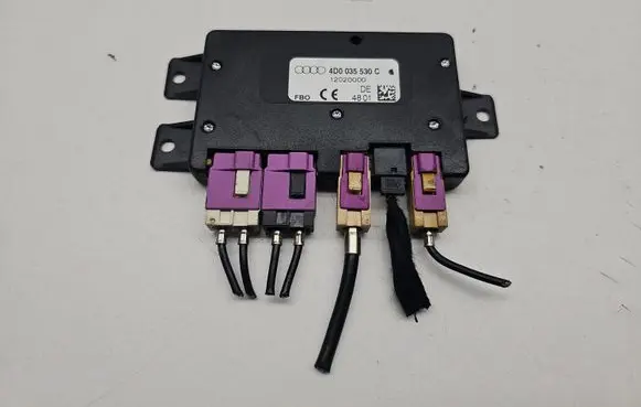 Audi A8 S8 D2 4D Aerial antenna amplifier 4D0035530C