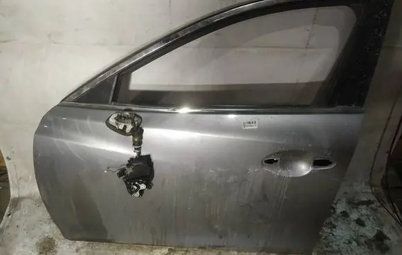 Mazda 6 Front door pilkos