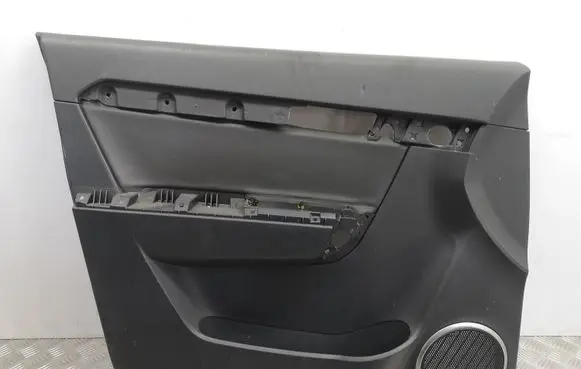 Chevrolet Captiva Front door card panel trim