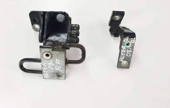 Front door hinge set