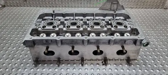 Volkswagen Golf IV Engine head S27705160 036103373AM