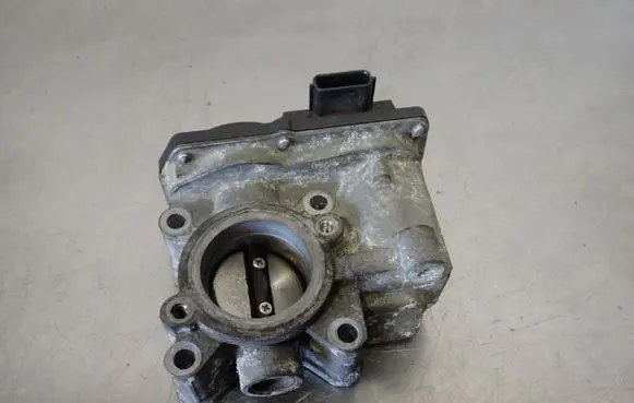 Renault Scenic III - Grand scenic III Throttle body valve 